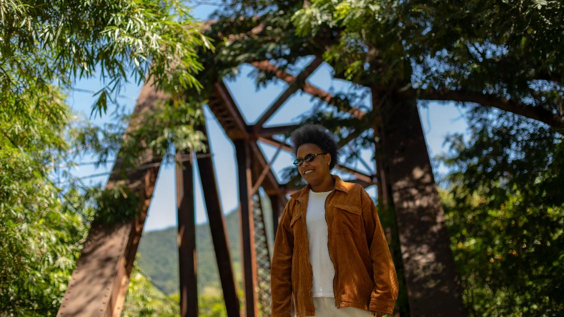 Levanta Preta - Um Levante Preto, por Taís Feijão