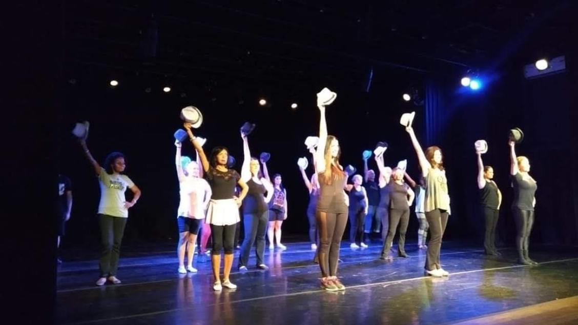 Imagem da fonte — DANÇA AGELESS FESTIVAL 60+