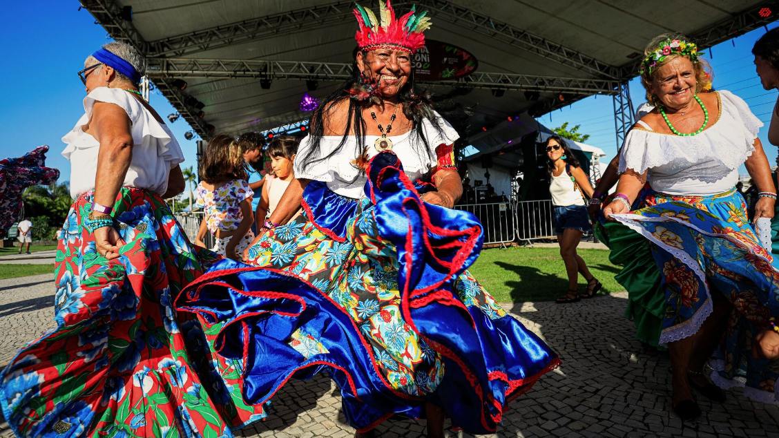 Oficina de Carimbó com Flores da Alegria