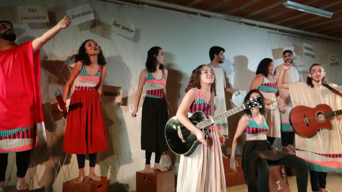 ELES ODEIAM POESIA - TEATRO FIRJAN SESI CAMPOS