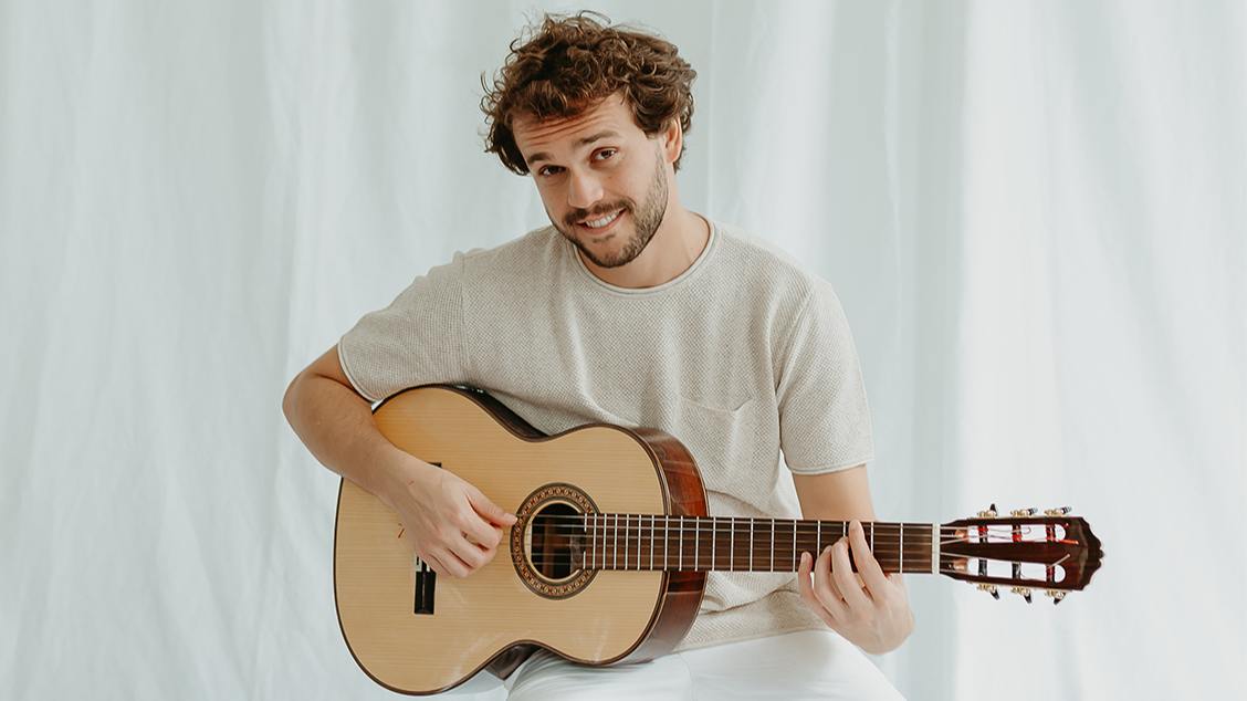 Sábado Homenagem - THEO CANTA CHICO