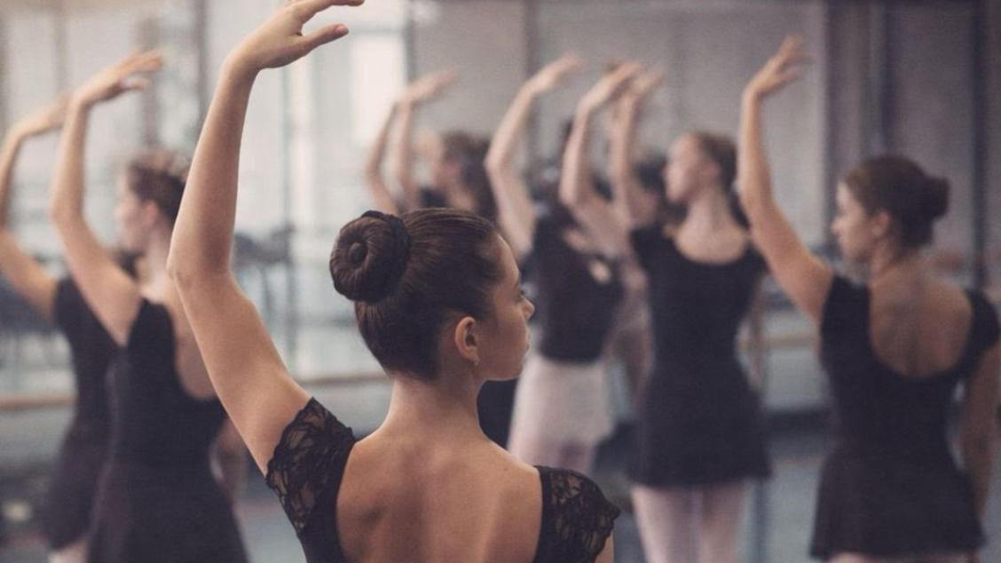 GRAND DÉFILÉ - ATELIÊ DA DANÇA